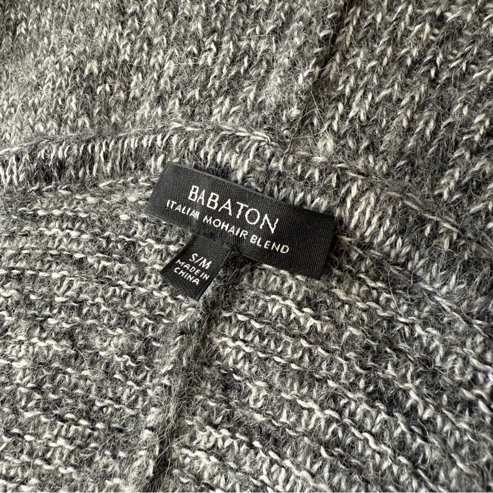Cozy Gray‎ Women's Sweater - Picture 6 of 7